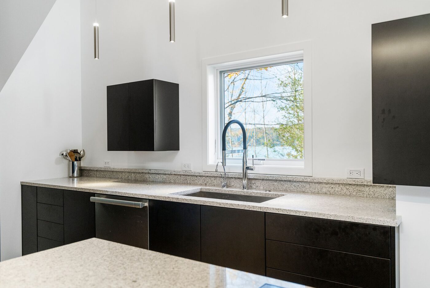 walloonlakecontemporarycottage32